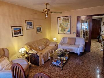 PISO DE 4 DORMITORIOS Y 2 BAÑOS