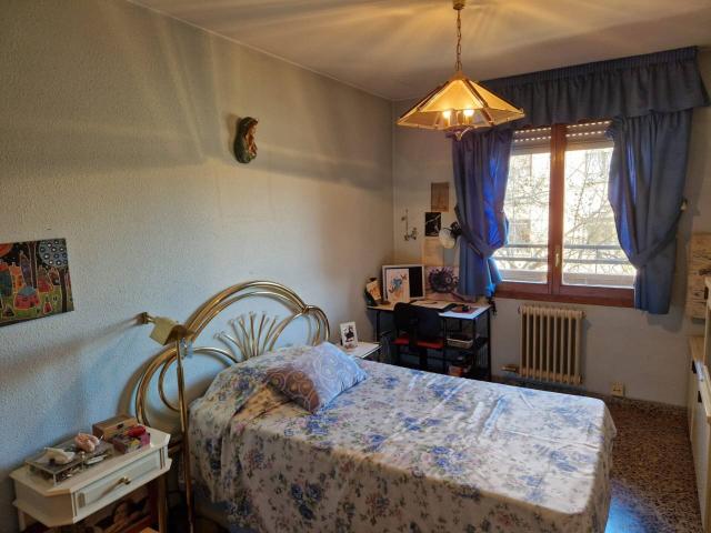 PISO DE 4 DORMITORIOS Y 2 BAÑOS