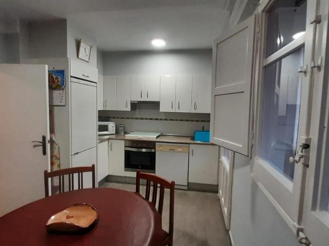 Piso de 4 dormitorios y 2 baños ESTUDIANTES