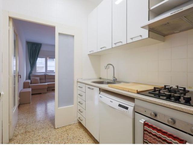 Piso de 4 hab. en Passatge Vila i Rosell – Alquiler de Temporada Estancias de 32 días hasta 12 mese