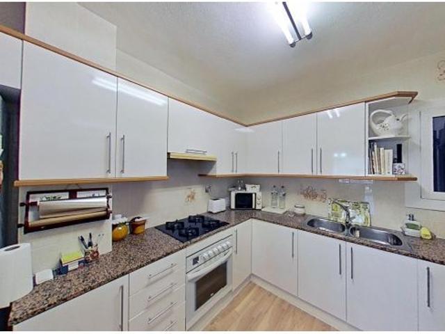 Piso de 4 habitaciones con terraza en pleno centro de Abrera