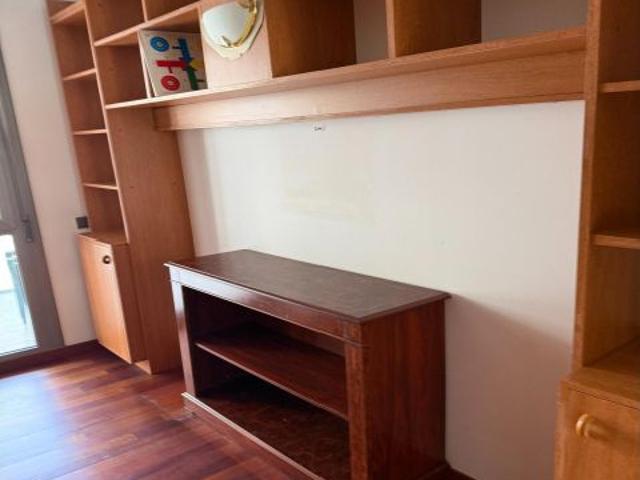 Piso de 4 habitaciones con doble terraza, muy luminoso y listo para entrar a vivir en el centro de L