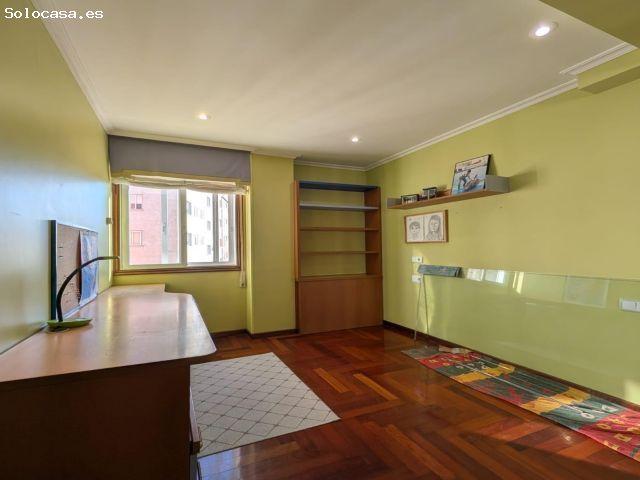 Piso de 4 habitaciones con garaje y 2 trasteros, Vigo. Ref P476