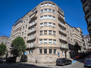 Piso de 4 habitaciones en Avda. de Zamora, Ourense