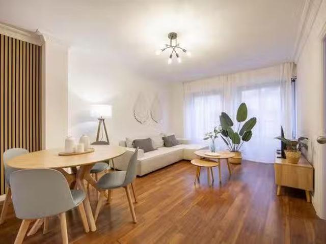 Piso de 4 habitaciones en Almería