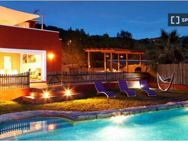 Piso de 4 habitaciones en alquiler en Olivella