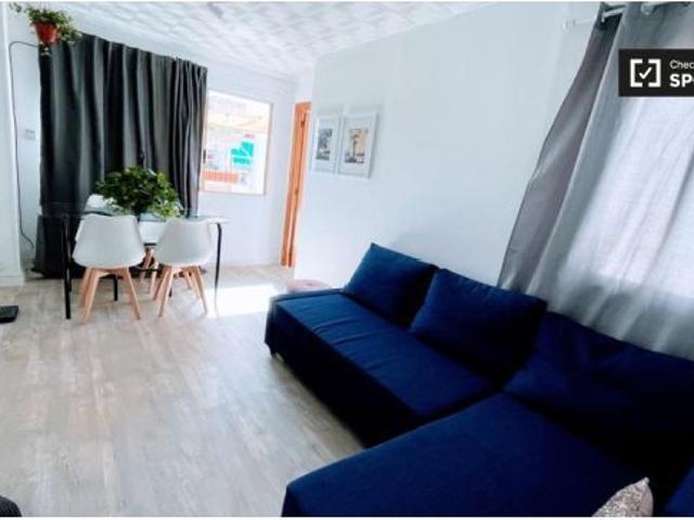 Piso de 4 habitaciones en alquiler en Alicante, solo profesionales
