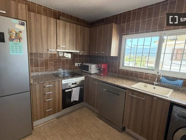 Piso de 4 habitaciones en alquiler en Cullera
