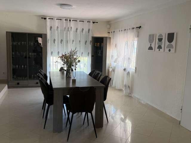 Piso de 4 habitaciones en alquiler en Cullera