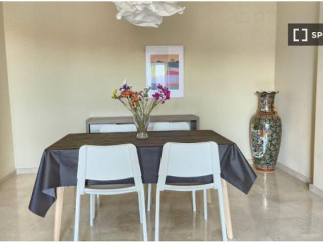 Piso de 4 habitaciones en alquiler en Campanar, Valencia