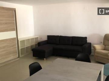 Piso de 4 habitaciones en alquiler en Córdoba
