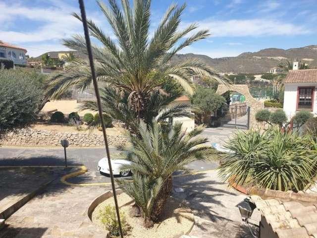 Piso de 4 habitaciones en alquiler en El Campello, Alicante