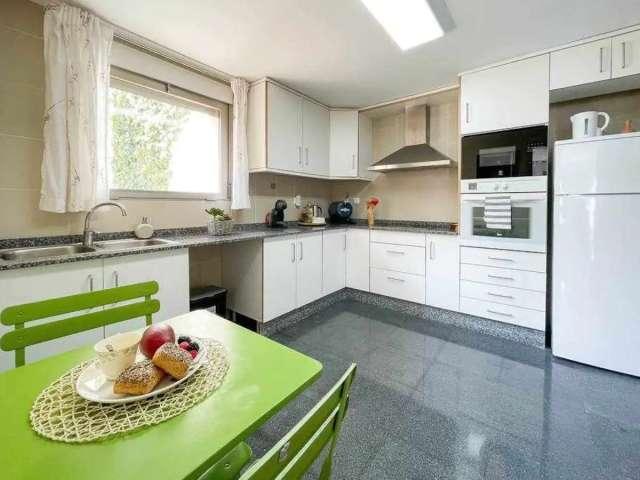 Piso de 4 habitaciones en alquiler en El Campello, Alicante