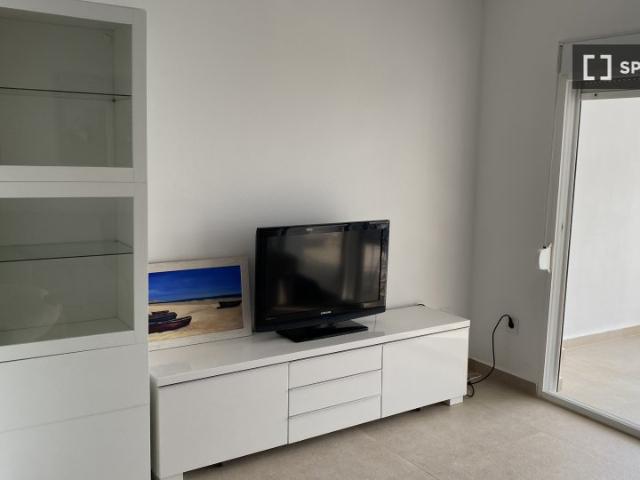Piso de 4 habitaciones en alquiler en El Perellonet, Valencia