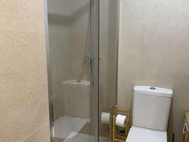 Piso de 4 habitaciones en alquiler en El Perellonet, Valencia