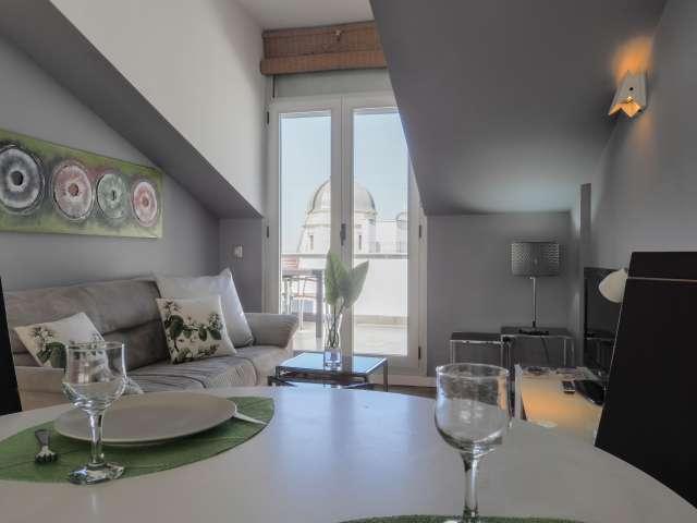 Piso de 4 habitaciones en alquiler en Embajadores, Madrid