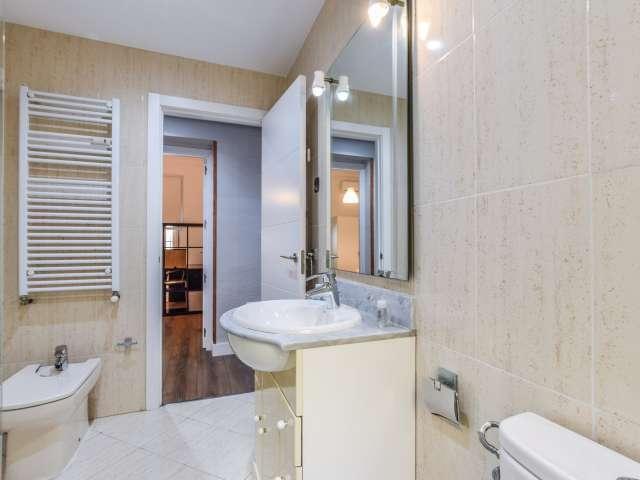 Piso de 4 habitaciones en alquiler en Pacífico, Madrid