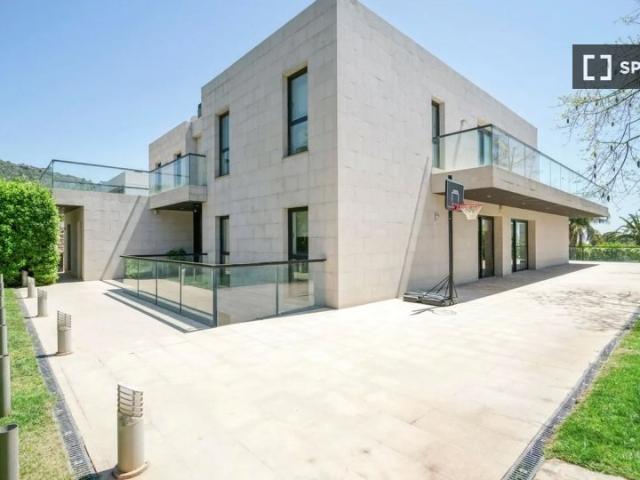 Piso de 4 habitaciones en alquiler en Sagunto