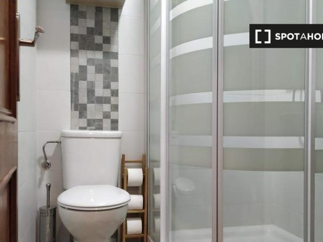 Piso de 4 habitaciones en alquiler en San Ignacio, Bilbao