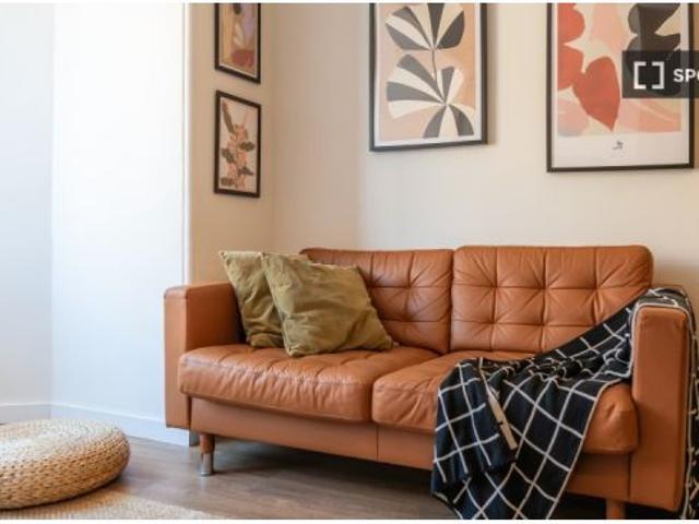 Piso de 4 habitaciones en alquiler en Sants Badal, se admiten mascotas