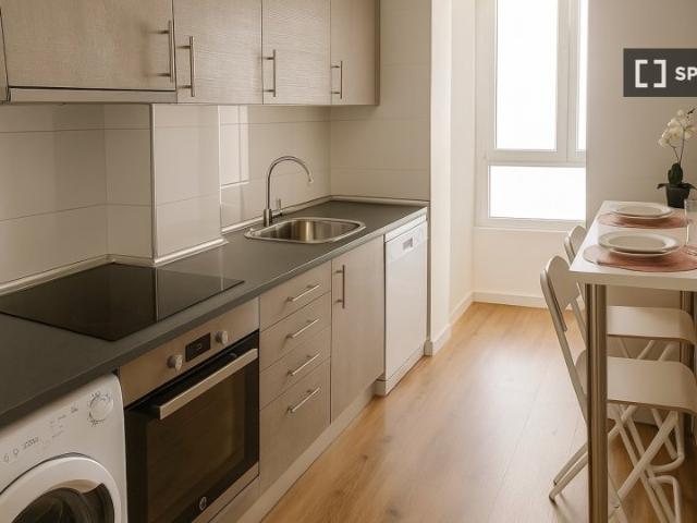 Piso de 4 habitaciones en alquiler en Zaragoza