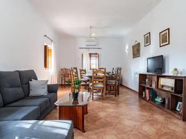 Piso de 4 habitaciones en Antequera