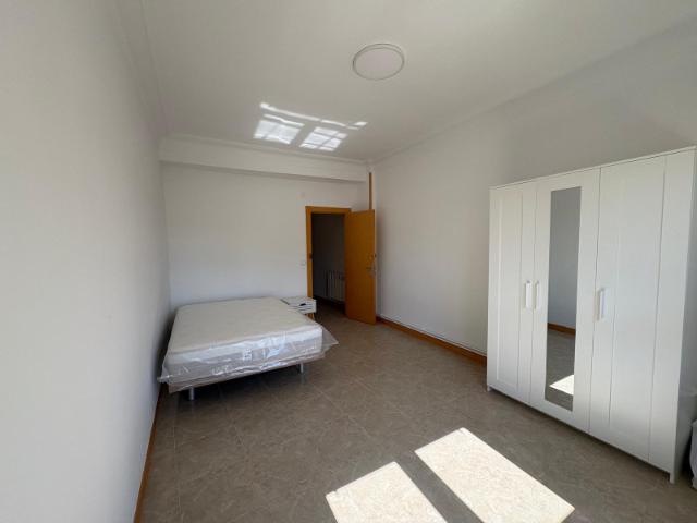 Piso de 4 habitaciones en calle Lealtad