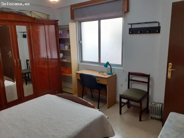 ¡PISO DE 4 HABITACIONES EN EL CENTRO DE GRANADA!