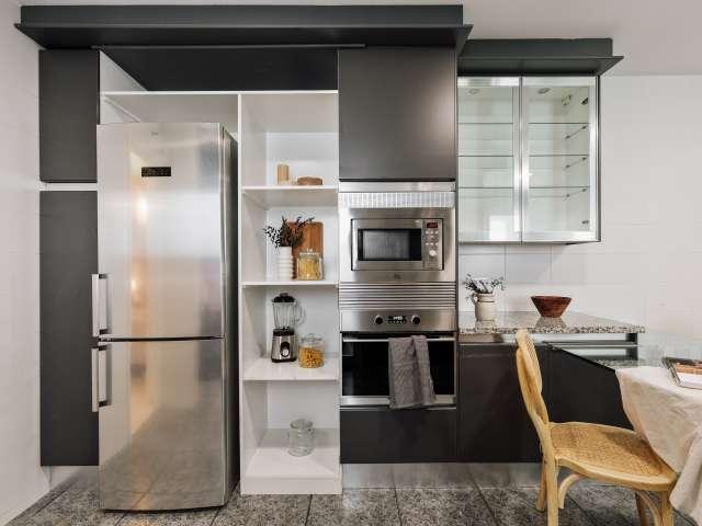 Piso en alquiler de 4 habitaciones en La Nova Esquerra, Barcelona
