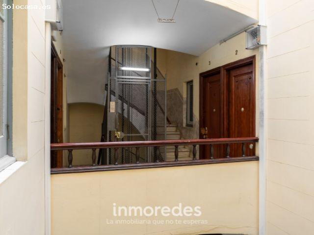 Piso de 4 habitaciones en Poble Sec con ascensor exterior