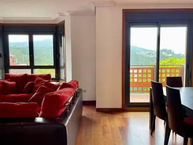 Piso de 4 habitaciones en Vigo
