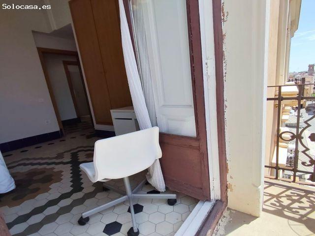 Piso de 4 habitaciones ideal para estudiantes internacionales en Ciutat Vella – Valencia