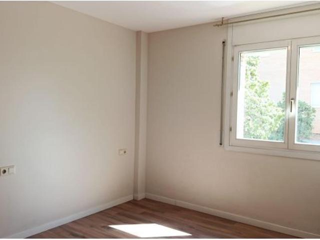 Piso de 4 habitaciones junto a UManresa, muy luminoso y con amplios espacios