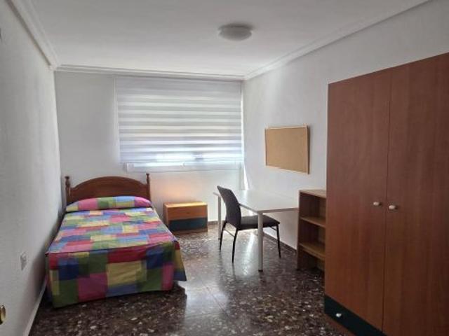 Piso de 4 habitaciones para estudiantes en alquiler en la zona del Gran Eje