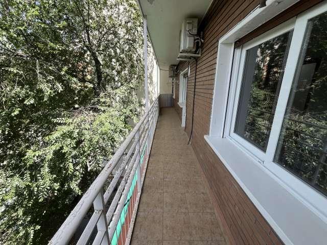 Piso de 5 habitaciones en alquiler en Embajadores, Madrid