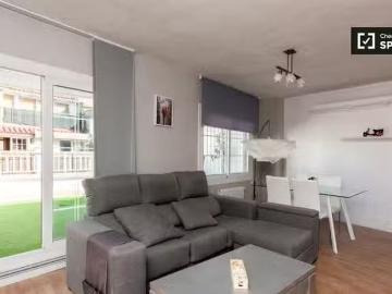 Piso de 5 habitaciones en alquiler en Gràcia