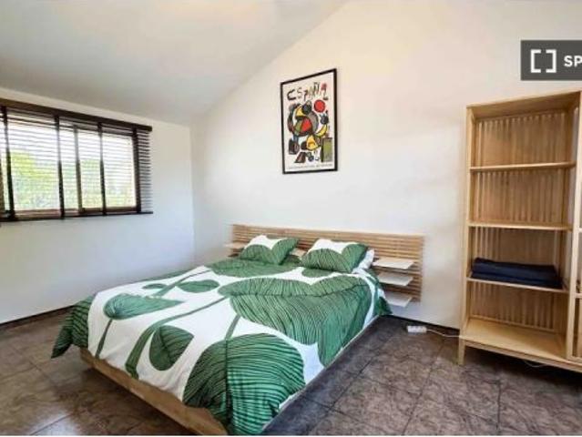 Piso de 5 habitaciones en alquiler en La Pobla de Vallbona, Valencia