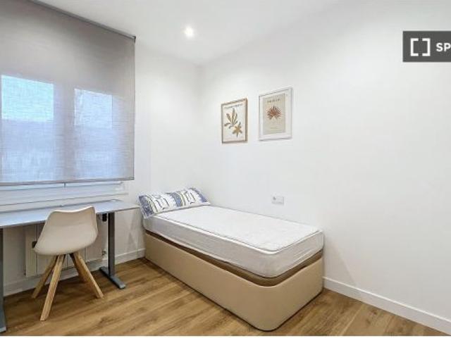 Piso de 5 habitaciones en alquiler en Vigo, gastos incluidos