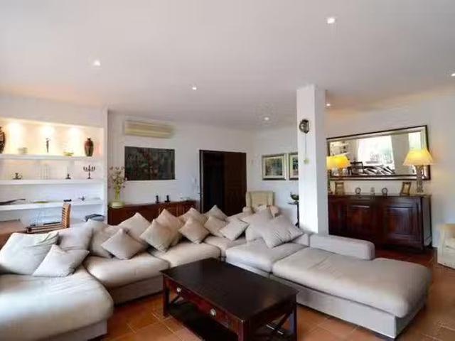 Piso de 5 habitaciones en Sa Tuna