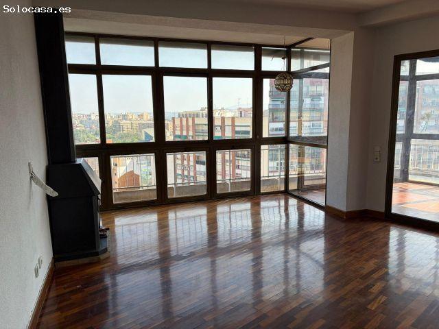 Piso de 5 habitaciones y 2 baños en Murcia centro