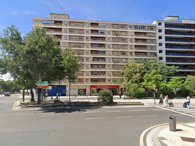 Piso de 67m2 útiles. Distribuidos en dos dormitorios, salón con galería cerrada, cocina con despensa y baño