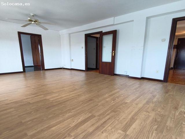 Piso de 68 m2 útiles. Distribuida en dos dormitorios, salón con terraza acristalada, cocina con gale