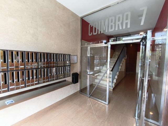 Piso de 68 m2 útiles. Distribuida en dos dormitorios, salón con terraza acristalada, cocina con galería y baño