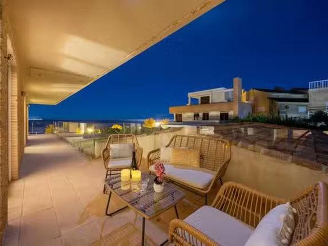 Piso de 6 habitaciones en Alicante