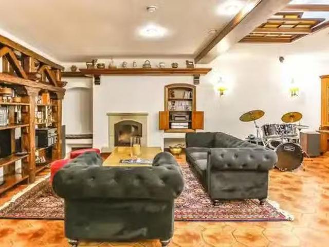 Piso de 6 habitaciones en Carrer de la Plateria 5