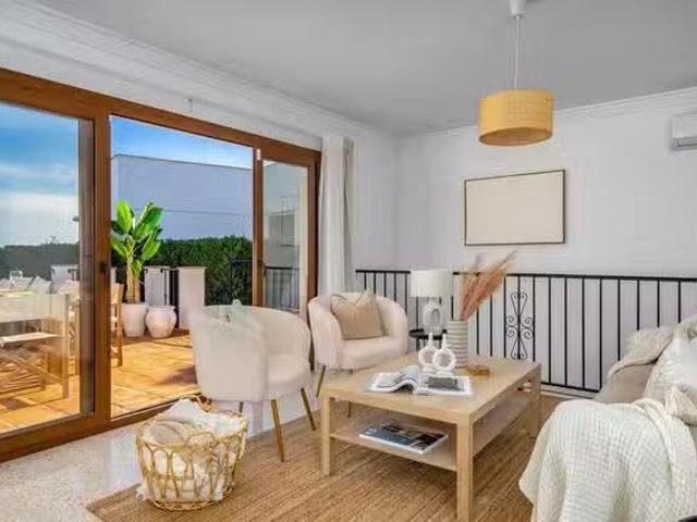 Piso de 6 habitaciones en Las Lagunas de Mijas