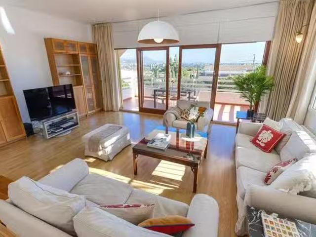 Piso de 7 habitaciones en Alicante