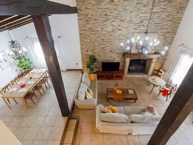 Piso de 7 habitaciones en Catral