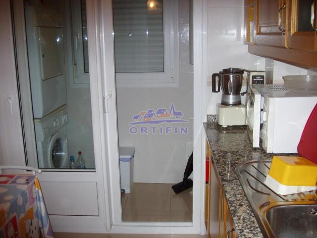 piso de 80 m con 3 habitaciones y 2 baños en ortigueira
