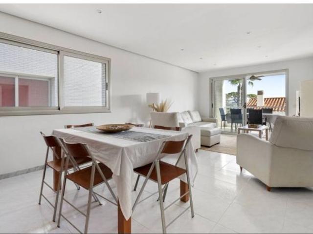 Piso exclusivo amueblado en Port d’Aro, con vistas al mar, piscina y parking